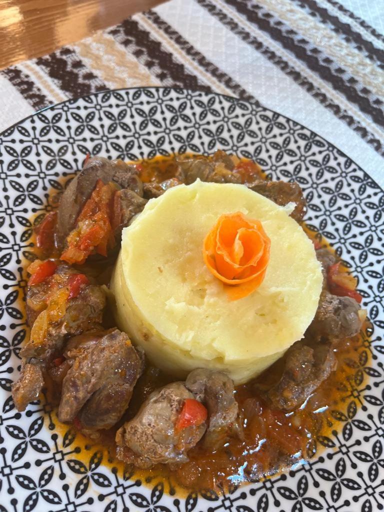 Crucea Pensiunea Mireasma Bucovinei מראה חיצוני תמונה